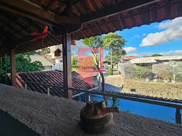 Casa 3 quartos e 2 banheiros, para alugar, no bairro Caiçaras em Belo Horizonte