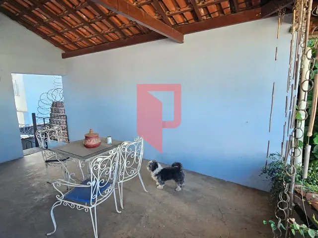 Casa 3 quartos e 2 banheiros, para alugar, no bairro Caiçaras em Belo Horizonte