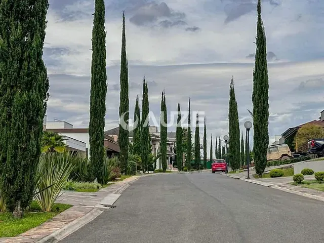 Casa com 312m² 3 quartos e 5 banheiros, à venda, no bairro Butiatuvinha em Curitiba