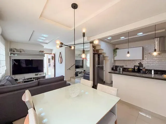 Casa 3 quartos e 3 banheiros, à venda, no bairro Jardim Jóquei Club em Londrina