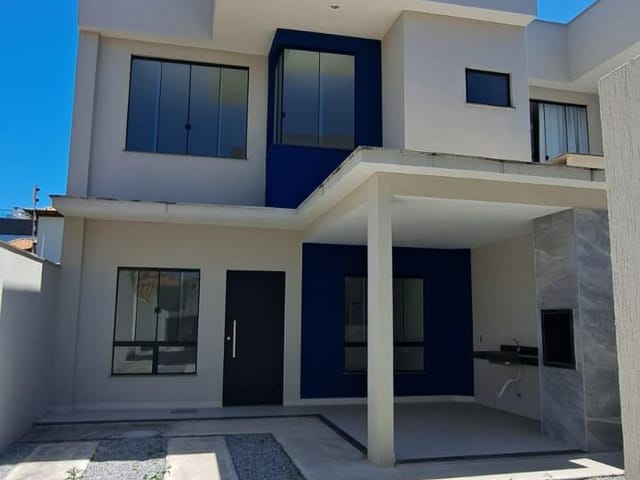 Casa 3 quartos e 1 banheiro, à venda, no bairro Costazul em Rio das Ostras