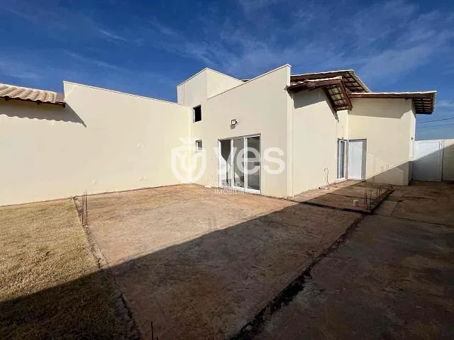 Casa com 411m² 2 quartos e 2 banheiros, à venda, no bairro Loteamento Villa das Artes em Araxá
