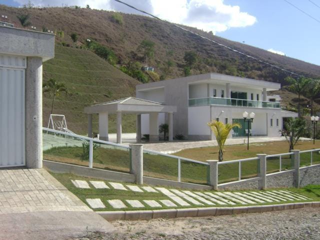 Casa com 5000m² 5 quartos e 4 banheiros, à venda, no bairro Fontesville em Juiz de Fora
