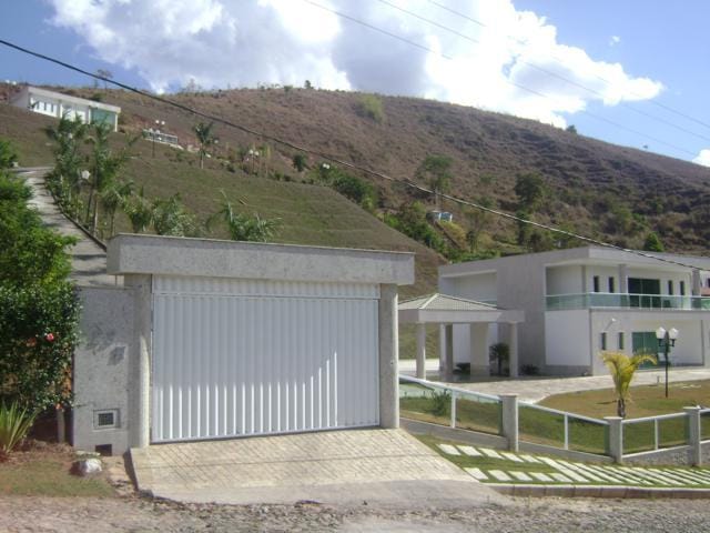 Casa com 5000m² 5 quartos e 4 banheiros, à venda, no bairro Fontesville em Juiz de Fora