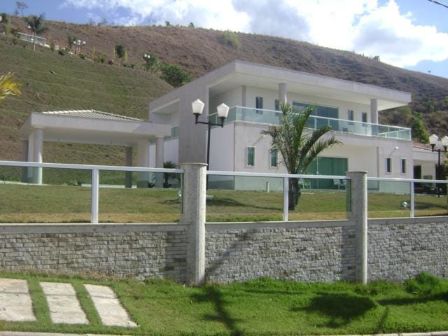 Casa com 5000m² 5 quartos e 4 banheiros, à venda, no bairro Fontesville em Juiz de Fora
