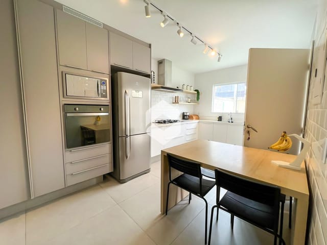 Casa com 275m² 4 quartos e 6 banheiros, à venda, no bairro Barra da Tijuca em Rio de Janeiro
