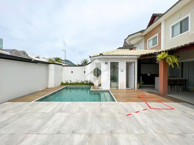 Casa com 275m² 4 quartos e 6 banheiros, à venda, no bairro Barra da Tijuca em Rio de Janeiro