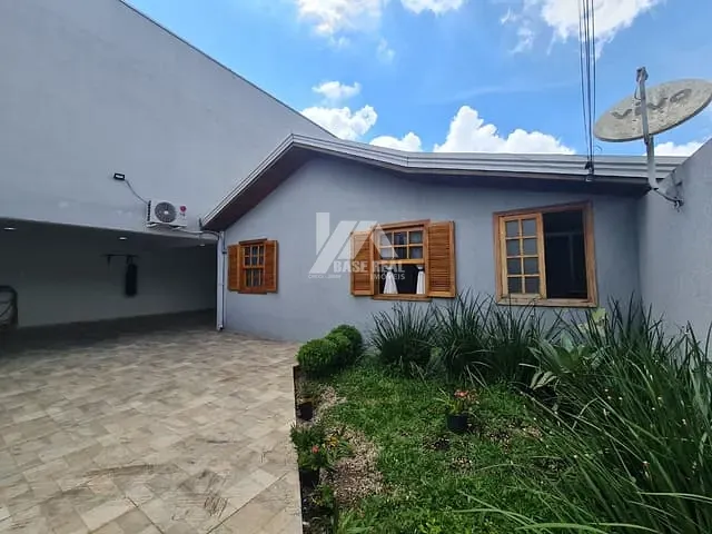 Casa com 200m² 3 quartos e 2 banheiros, à venda, no bairro Contorno em Ponta Grossa