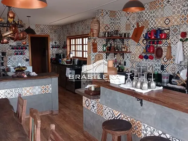 Casa com 301m² 4 quartos e 3 banheiros, à venda, no bairro Jardins Parma em Senador Canedo