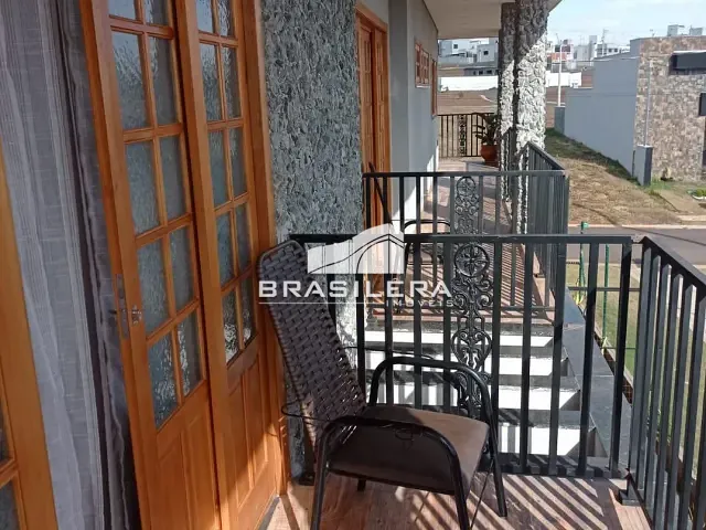 Casa com 301m² 4 quartos e 3 banheiros, à venda, no bairro Jardins Parma em Senador Canedo