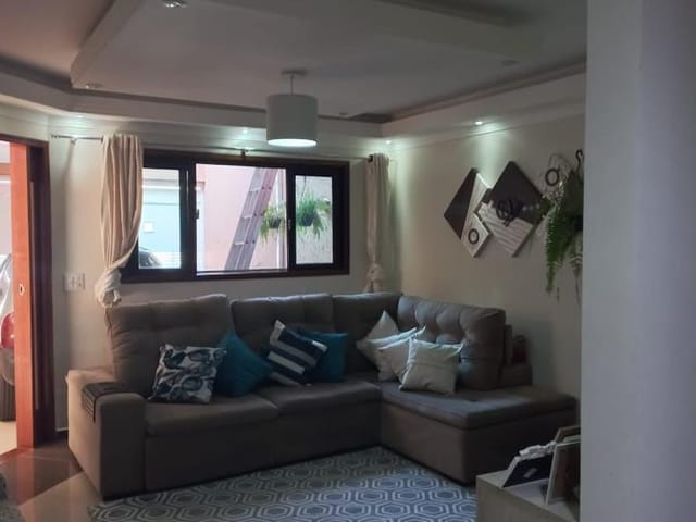 Casa 4 quartos e 4 banheiros, à venda, no bairro Jundiapeba em Mogi das Cruzes