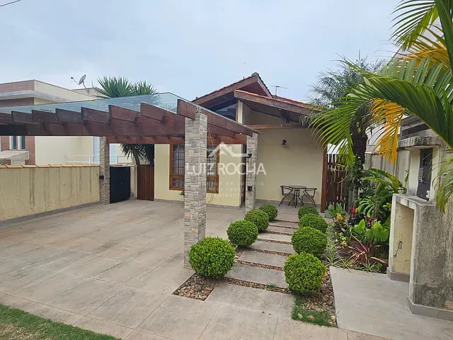 Casa com 252m² 3 quartos e 3 banheiros, à venda, no bairro Pitas em Cotia