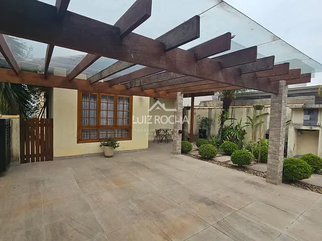 Casa com 252m² 3 quartos e 3 banheiros, à venda, no bairro Pitas em Cotia