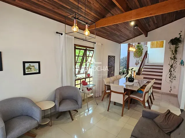 Casa com 252m² 3 quartos e 3 banheiros, à venda, no bairro Pitas em Cotia