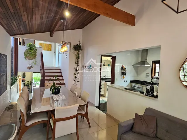 Casa com 252m² 3 quartos e 3 banheiros, à venda, no bairro Pitas em Cotia