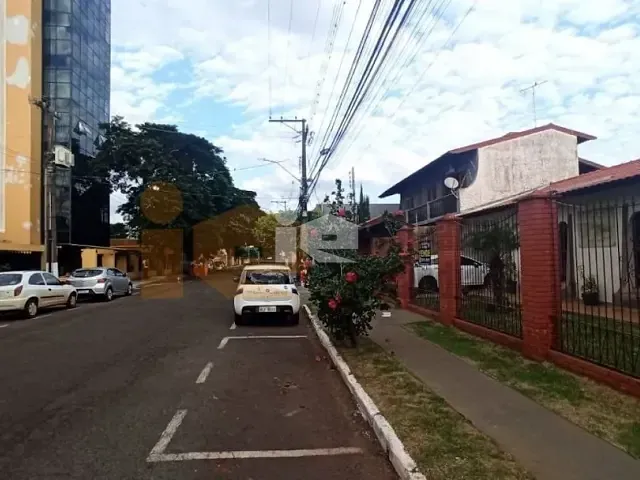 Casa com 825m² 3 quartos e 2 banheiros, à venda, no bairro Centro em Rolândia