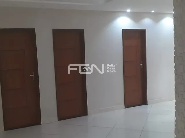 Casa 3 quartos e 2 banheiros, para alugar, no bairro Phoc II em Camaçari