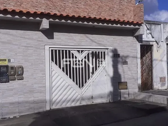 Casa 3 quartos e 2 banheiros, para alugar, no bairro Phoc II em Camaçari