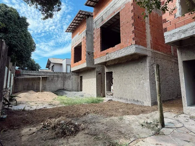Casa com 200m² 3 quartos e 2 banheiros, à venda, no bairro Manguinhos em Serra