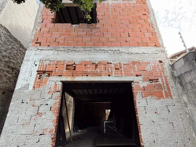 Casa com 200m² 3 quartos e 2 banheiros, à venda, no bairro Manguinhos em Serra