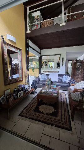 Casa com 600m² 3 quartos e 5 banheiros, à venda, no bairro Jacaré em Niterói