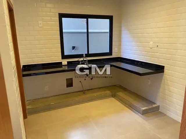 Casa com 250m² 4 quartos e 3 banheiros, à venda, no bairro Bonfim Paulista em Ribeirão Preto
