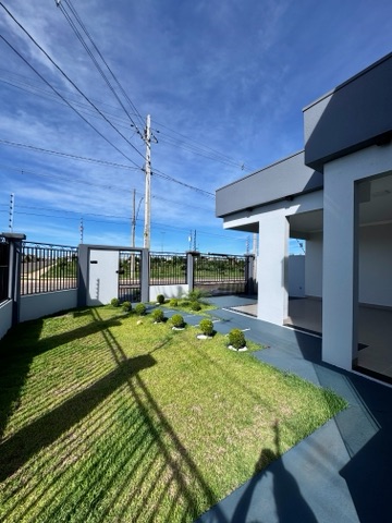 Casa 3 quartos e 2 banheiros, à venda, no bairro Jardim Montreal em Nova Mutum