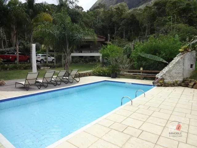 Casa com 2100m² 3 quartos e 1 banheiro, à venda, no bairro Araras em Petrópolis