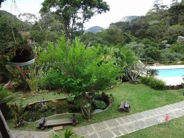 Casa com 2100m² 3 quartos e 1 banheiro, à venda, no bairro Araras em Petrópolis