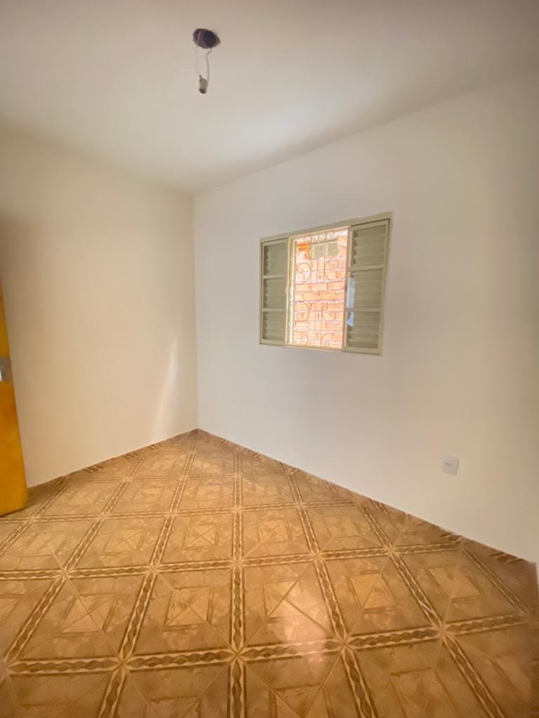 Casa à venda com 3 quartos, 300m² - Foto 3