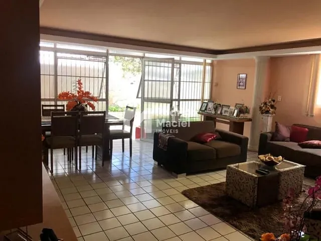 Casa com 360m² 3 quartos e 5 banheiros, à venda, no bairro Casa Caiada em Olinda