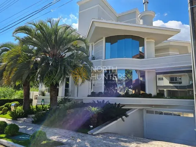 Casa com 450m² 5 quartos e 6 banheiros, à venda, no bairro Jurerê Internacional em Florianópolis