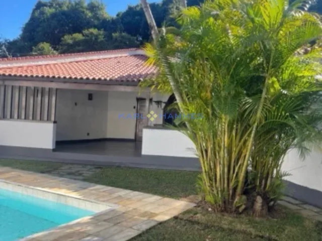Casa 3 quartos e 2 banheiros, à venda, no bairro Itamaraty em Petrópolis