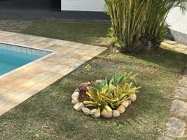 Casa 3 quartos e 2 banheiros, à venda, no bairro Itamaraty em Petrópolis