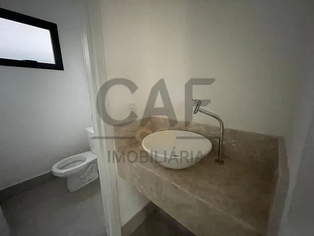 Casa com 200m² 3 quartos e 2 banheiros, à venda, no bairro Centro em Jaguariúna