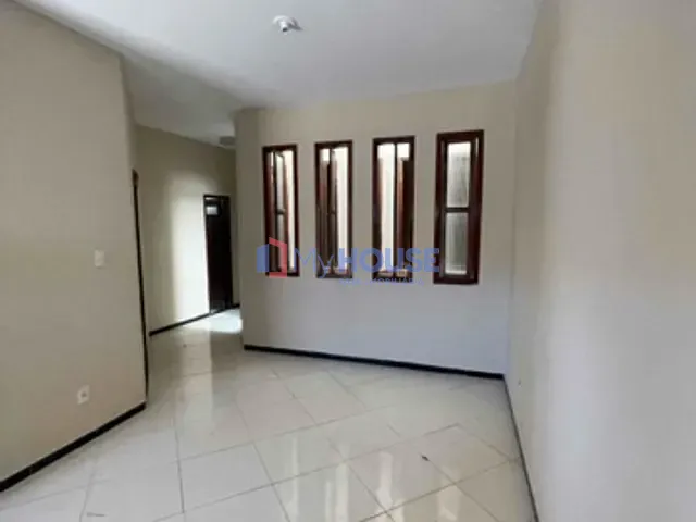 Casa com 190m² 4 quartos e 3 banheiros, à venda, no bairro Hernani Sá em Ilhéus