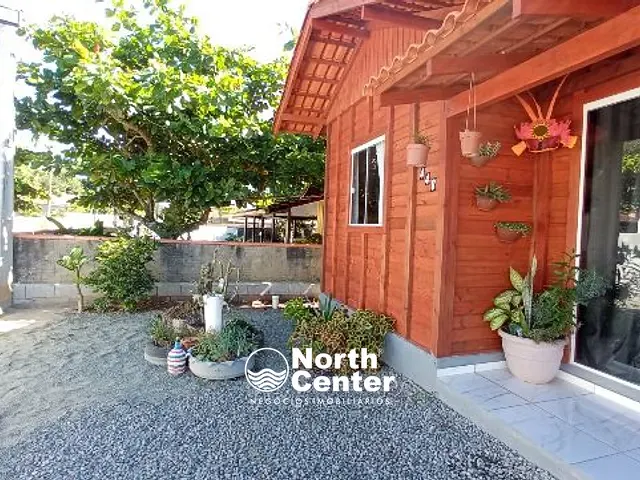 Casa 2 quartos e 1 banheiro, para alugar, no bairro Costeira em Balneário Barra do Sul