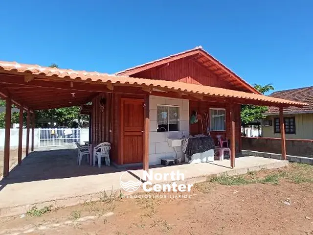 Casa 2 quartos e 1 banheiro, para alugar, no bairro Costeira em Balneário Barra do Sul