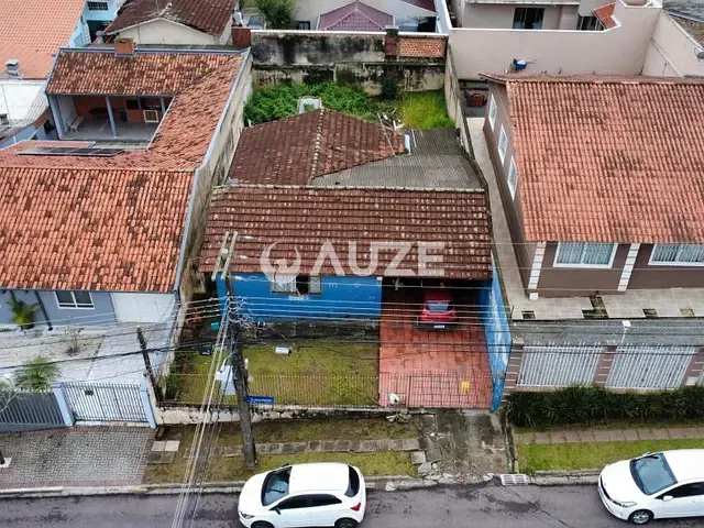 Casa com 306m² 3 quartos e 1 banheiro, à venda, no bairro Santo Inácio em Curitiba