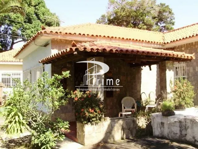 Casa com 798m² 5 quartos e 4 banheiros, à venda, no bairro Itacoatiara em Niterói