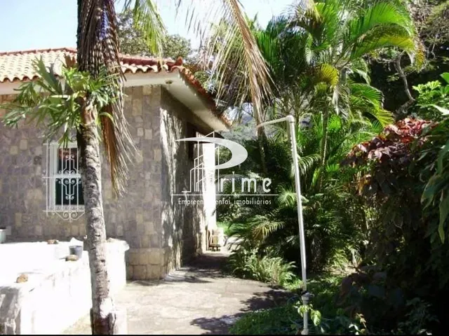 Casa com 798m² 5 quartos e 4 banheiros, à venda, no bairro Itacoatiara em Niterói