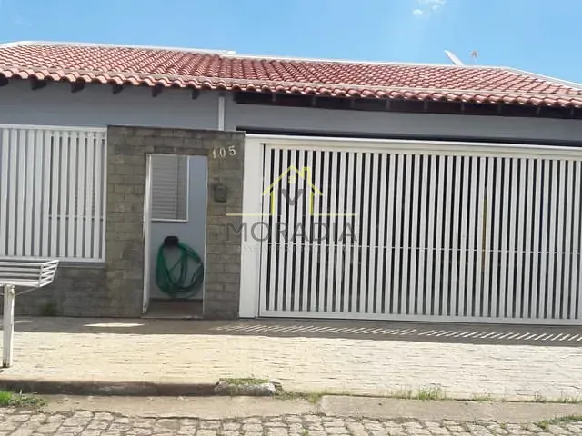 Casa com 253m² 3 quartos e 2 banheiros, à venda, no bairro Vila Conceição em Guaxupé