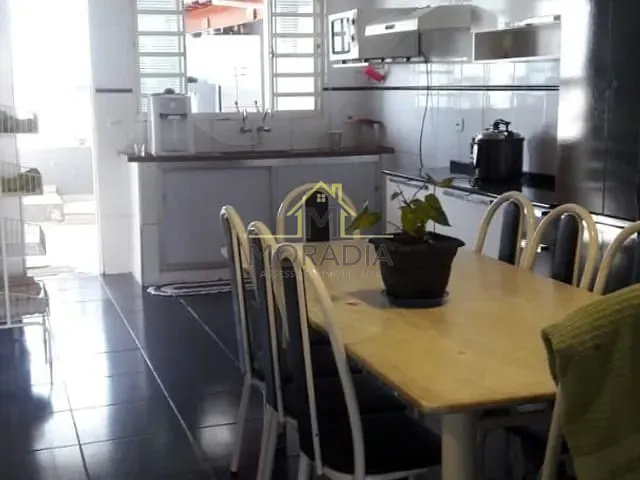 Casa com 253m² 3 quartos e 2 banheiros, à venda, no bairro Vila Conceição em Guaxupé
