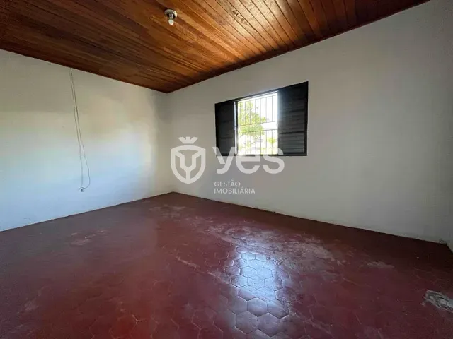 Casa com 410m² 4 quartos e 1 banheiro, à venda, no bairro Centro em Araxá