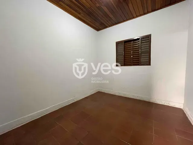 Casa com 410m² 4 quartos e 1 banheiro, à venda, no bairro Centro em Araxá