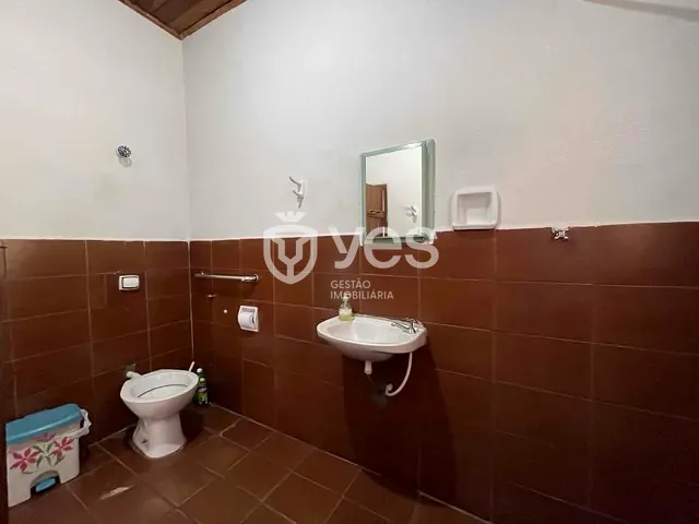 Casa com 410m² 4 quartos e 1 banheiro, à venda, no bairro Centro em Araxá
