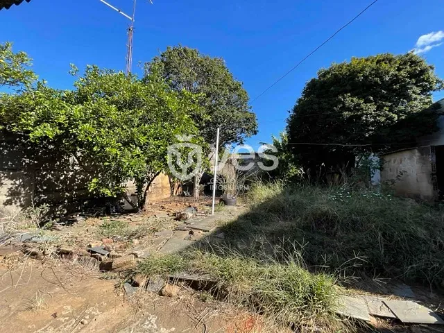 Casa com 410m² 4 quartos e 1 banheiro, à venda, no bairro Centro em Araxá