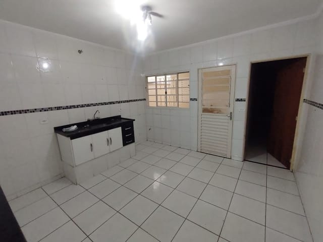 Casa com 160m² 2 quartos e 1 banheiro, à venda ou para alugar, no bairro Jardim Almeida em São João da Boa Vista