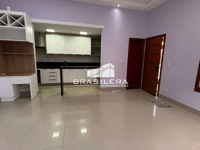 Casa com 160m² 3 quartos e 3 banheiros, à venda, no bairro Sítios Santa Luzia em Aparecida de Goiânia
