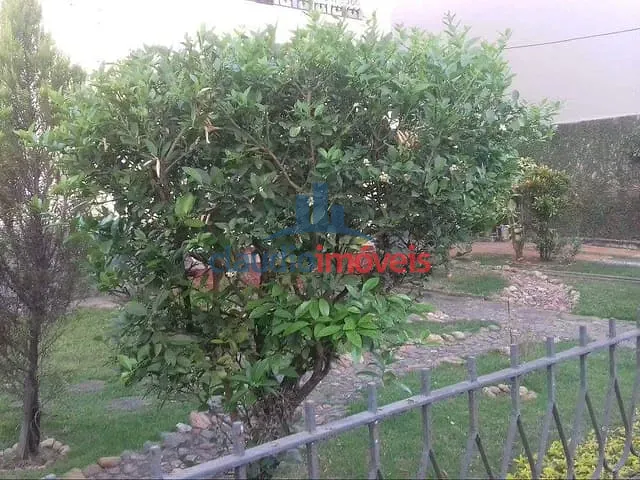 Casa com 303m² 7 quartos e 3 banheiros, à venda, no bairro Vila Santa Cecilia em Volta Redonda